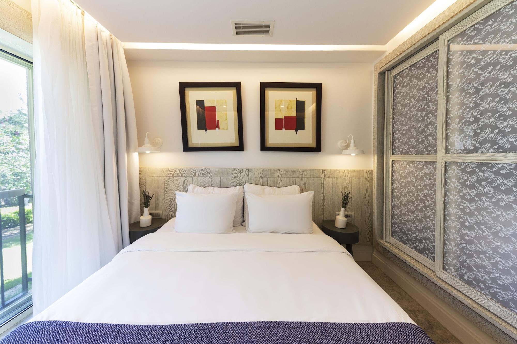 Hotel D -